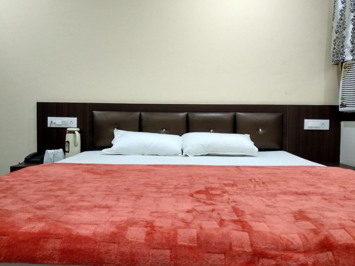 Oyo 60976 Hotel Shree Ji Morena Kültér fotó